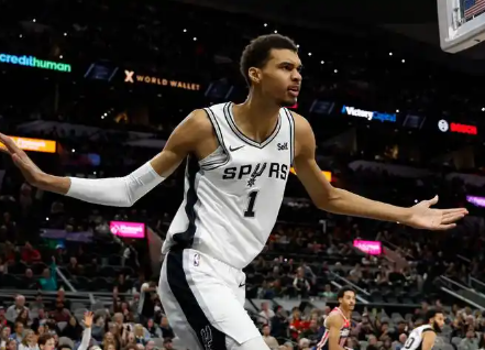 开云体育在线登入-包含文班亚马首秀惊艳，马刺未来可期的词条