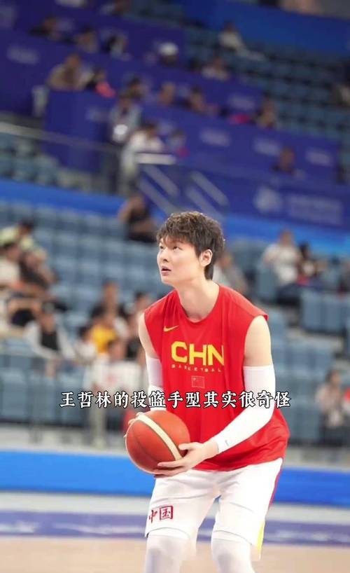 开云体育在线-王哲林状态下滑，上海男篮如何调整战术？的简单介绍