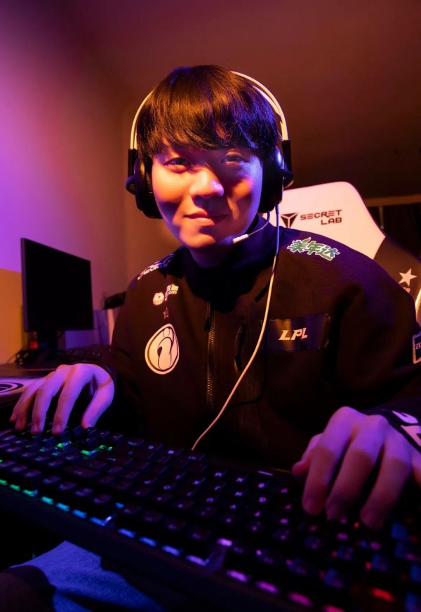 开云体育在线登录-包含电竞选手脑电波训练，反应速度提升20%的词条