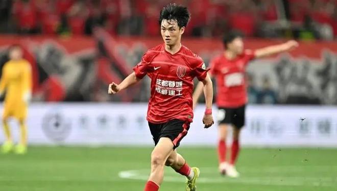 开云体育平台-中超新赛季开幕，归化球员表现抢眼 