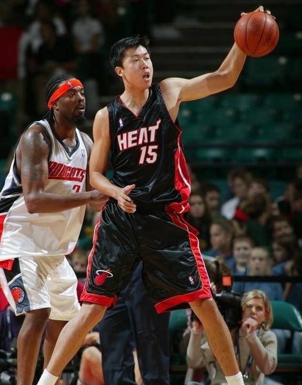 王治郅：中国NBA第一人的坎坷与辉煌 