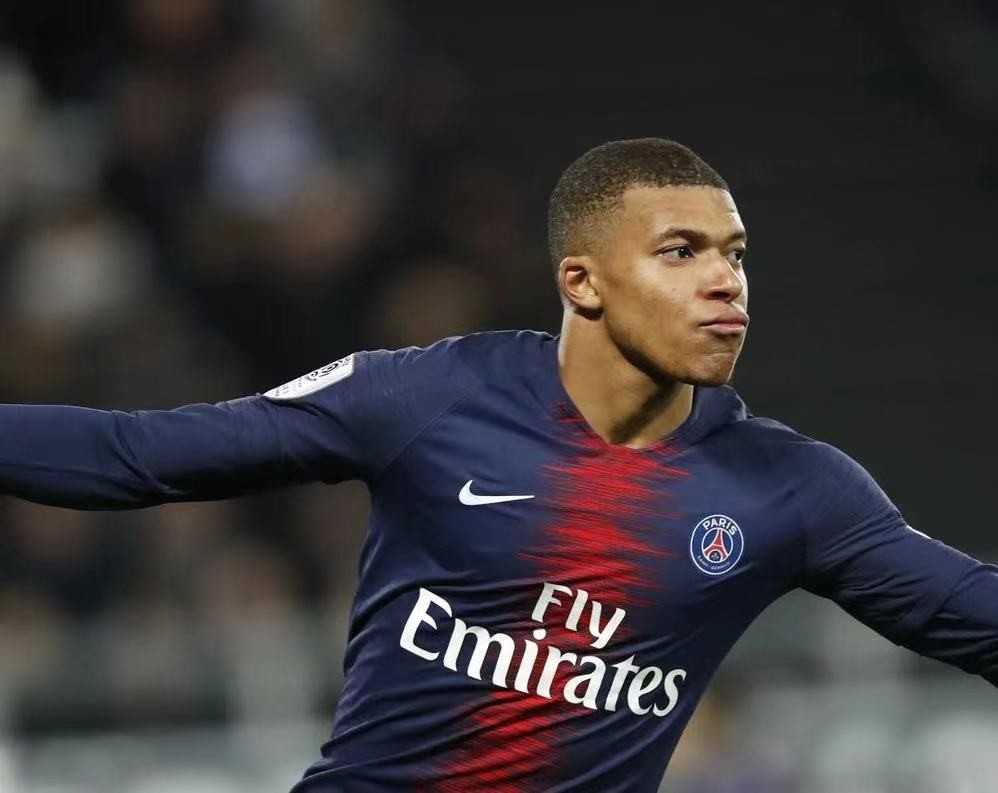 开云体育在线下-法甲金靴榜竞争激烈，姆巴佩领跑 