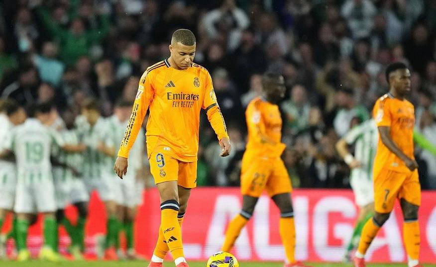 开云体育网站入口-西甲裁判风波：为何争议判罚频发？的简单介绍