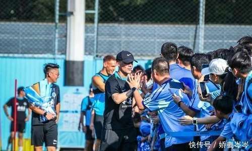 开云体育注册-中超本土教练vs外籍教练战术风格对比 