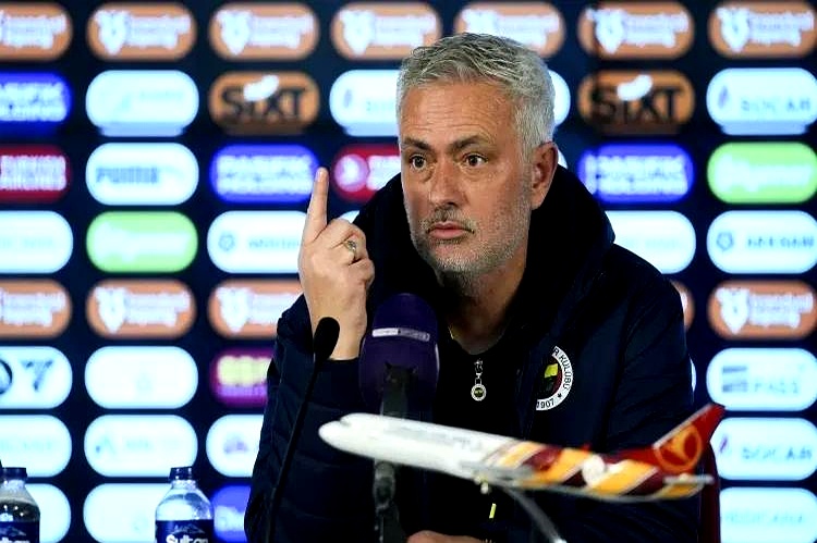 开云体育网站-穆里尼奥在意甲还能玩多久？ 