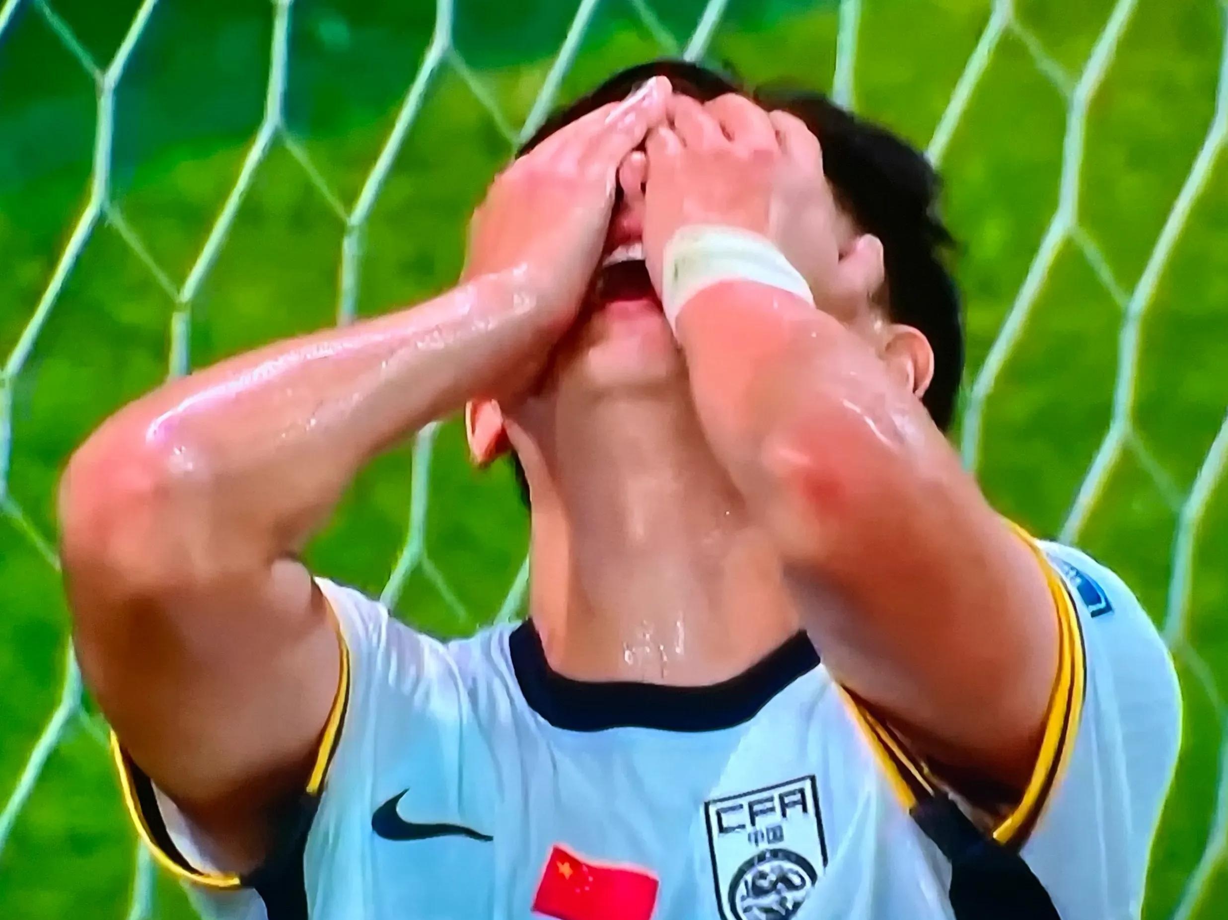 开云体育网站入口-足坛“打工皇帝”：中国球员年薪榜的简单介绍