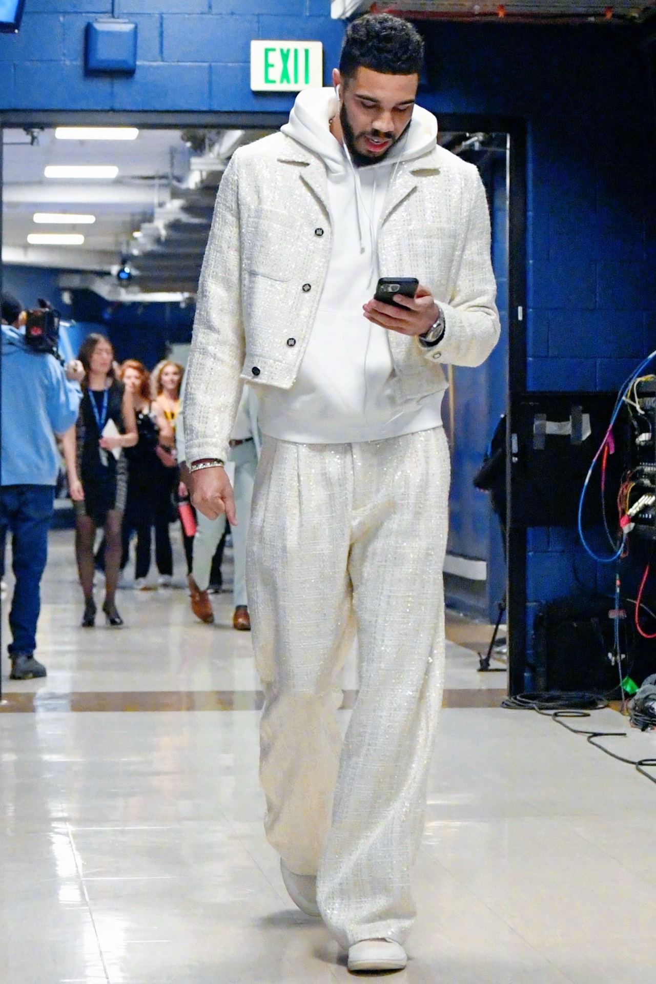 NBA球员谁最会穿搭？球场外时尚盘点的简单介绍