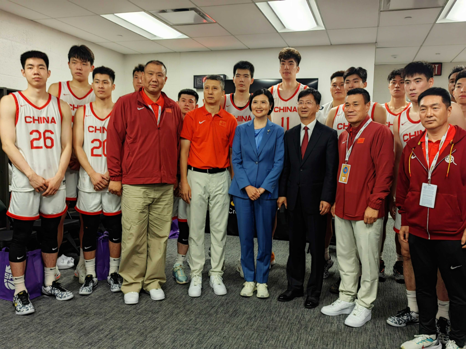 CBA球员试训NBA夏季联赛，能留队吗？的简单介绍